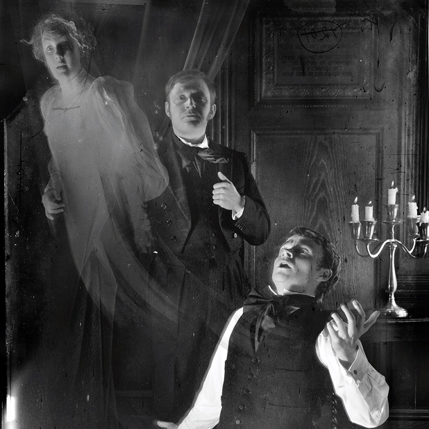 Фотография с призраком